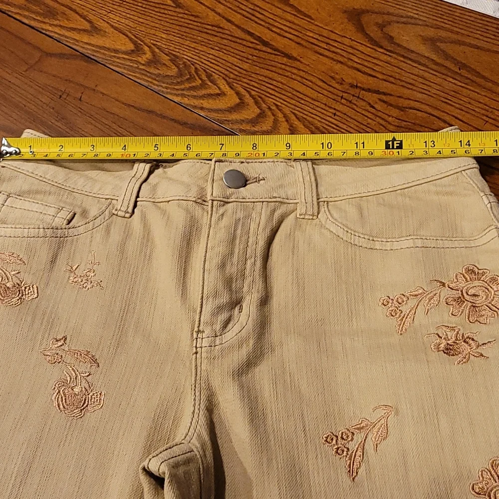 Boston Proper Jeans,  size 2, beige with pink embroidery scattered flowers - Picture 8 of 10